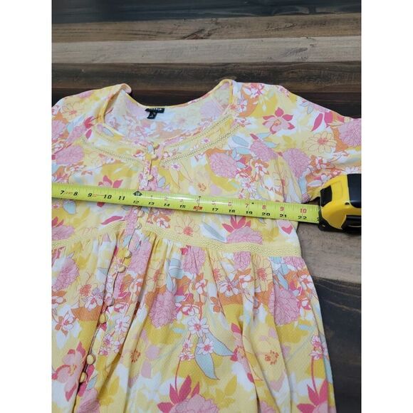 Torrid Rayon Embroidered Bell Sleeve Top Hi-lo Yellow Floral Scoop Neck Size 2X - Picture 9 of 12